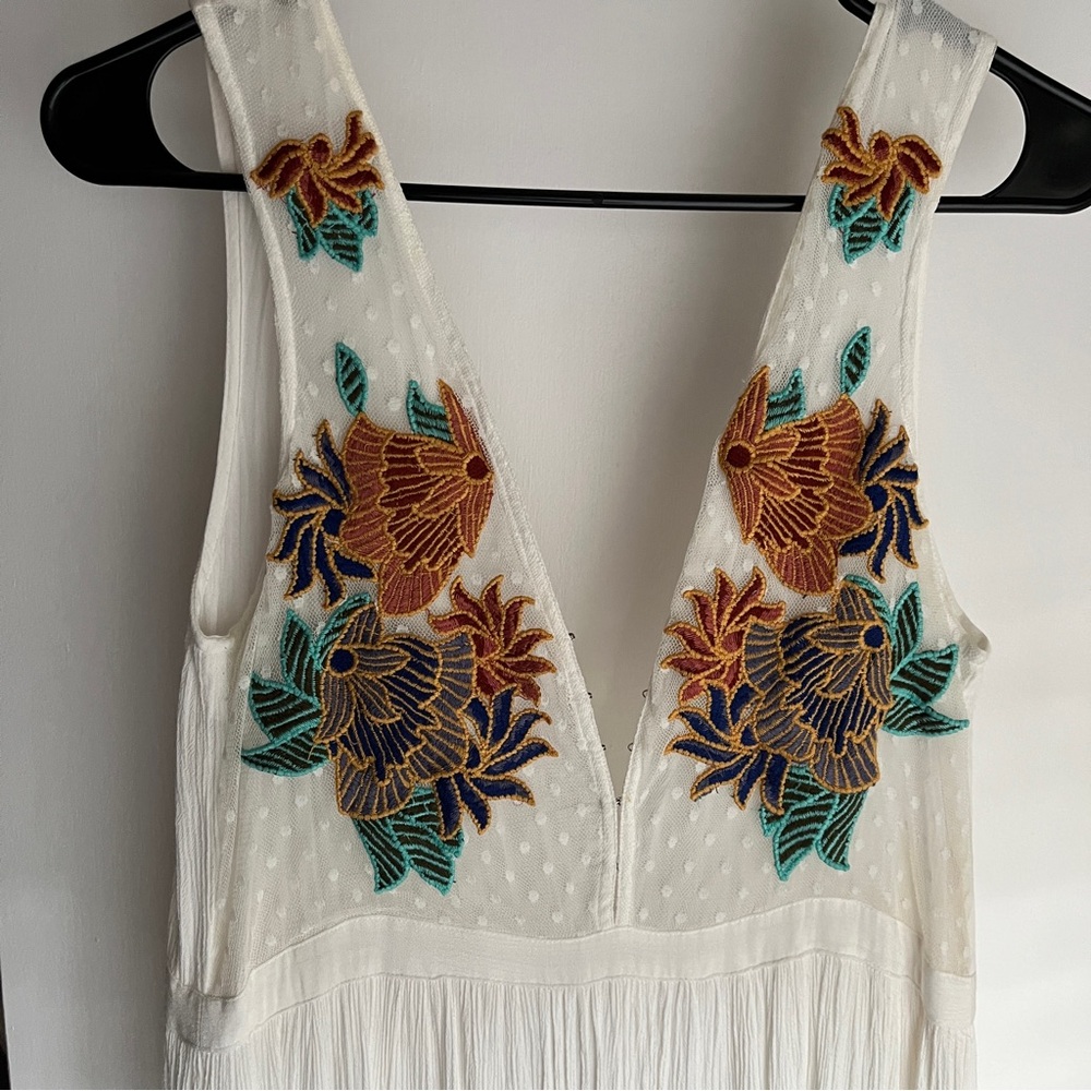 Lulus Tickets To Paradise White Embroidered Maxi Dress - Size M
